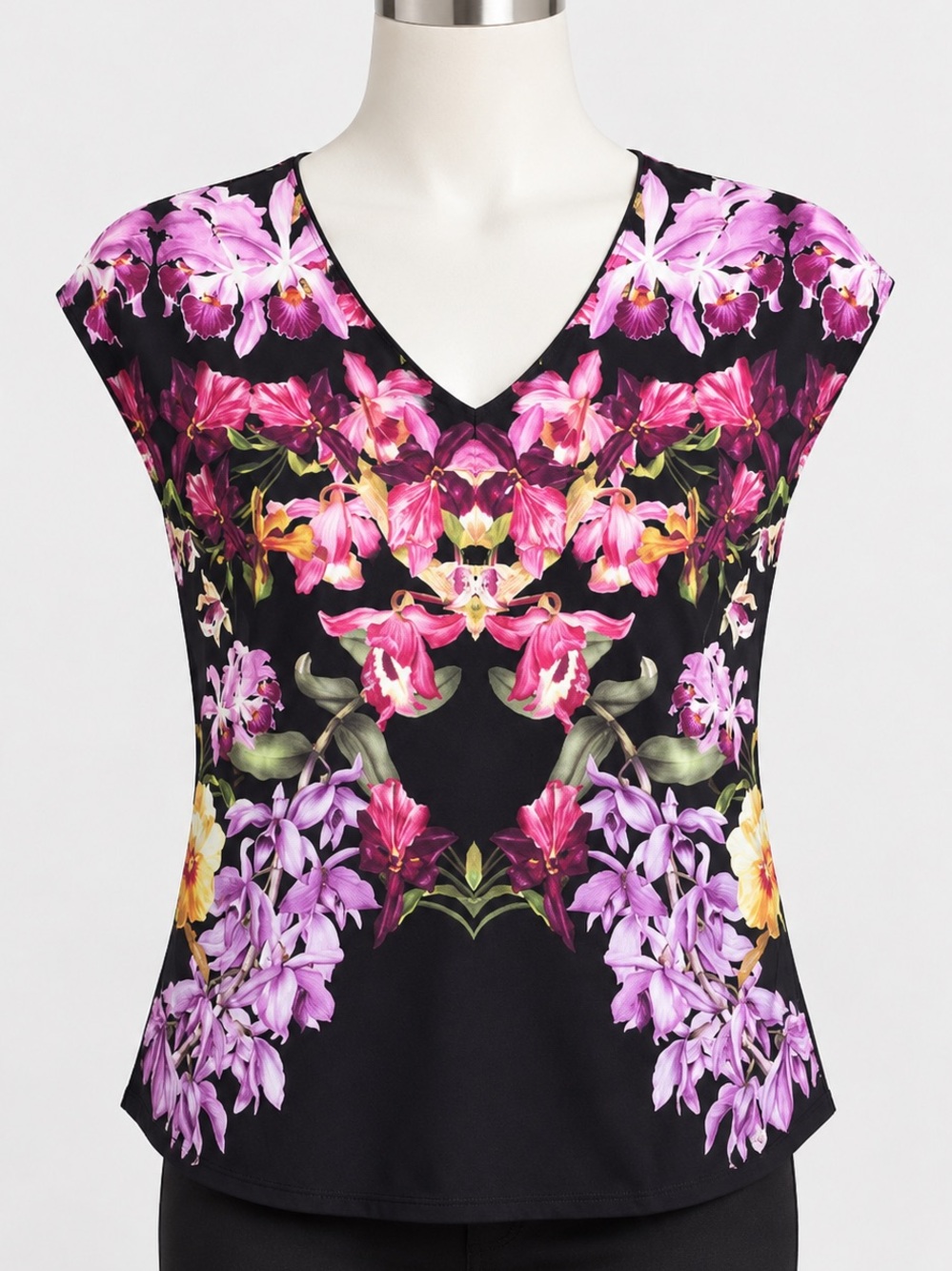 Ted Baker London Floral Orchid Short Sleeve V neck Cotton Top Black Size 1 = XS